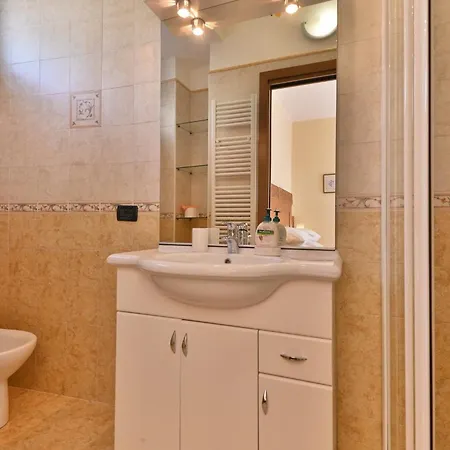 Rustico Kristi - Theater Apartman Tignale