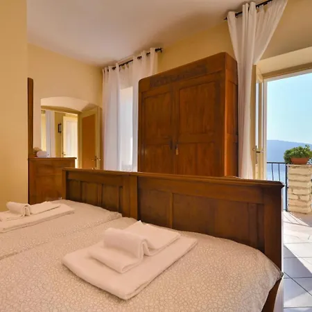 Rustico Kristi - Theater Apartman Tignale